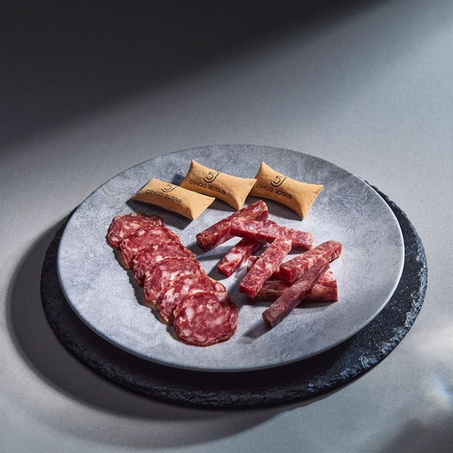 Salchichón de bellota 100% ibérico, Cinco Jotas
