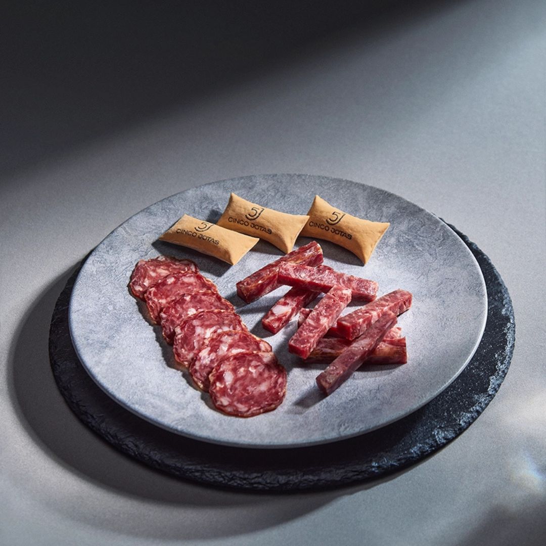 Salchichón de bellota 100% ibérico, Cinco Jotas