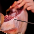 Difference between paleta (pork shoulder) and jamón (ham)
