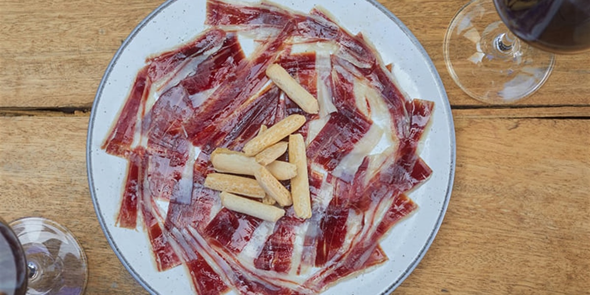 100% Iberian Hams: Differences and Why They Are Unique