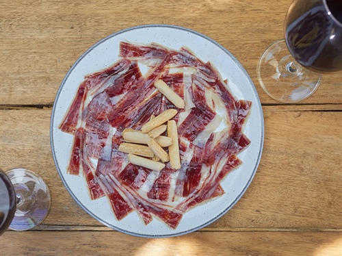 100% Iberian Hams: Differences and Why They Are Unique