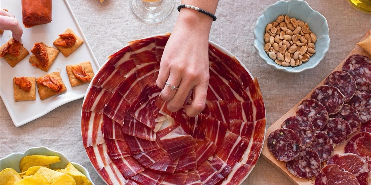 Le luxe qui se tranche au couteau : découvrez l'authentique jambon ibérique