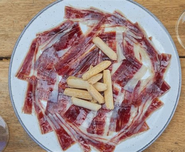 La D.O. Jabugo: el alma del jamón ibérico nace en la Sierra de Huelva