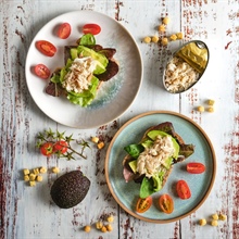 Produits gastronomiques prêts à consommer : conserves haut de gamme et plats de riz en 15 minutes