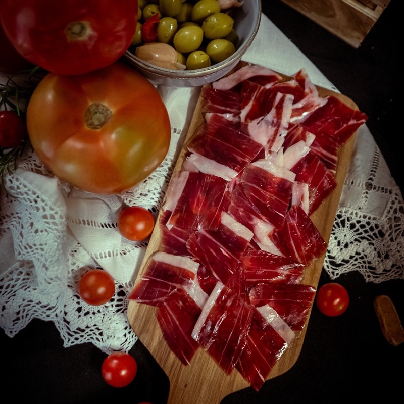 Navarretinto Ibéricos: Excellence in 100% Iberian-breed hams from the Dehesa of Extremadura