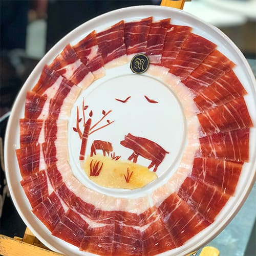 Jambon ibérique et serrano : découvrez la véritable différence et pourquoi le jambon 100 % de race ibérique est unique