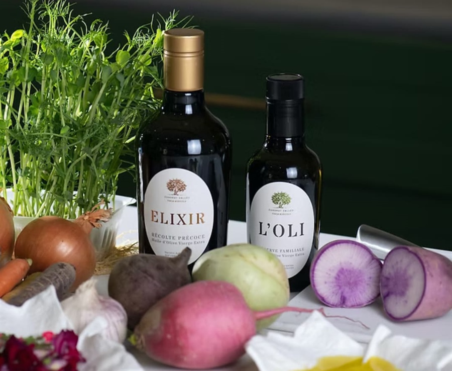 Fabriquée en Catalogne : huile d'olive extra vierge Arbequina, la saveur la plus élégante de la Méditerranée.