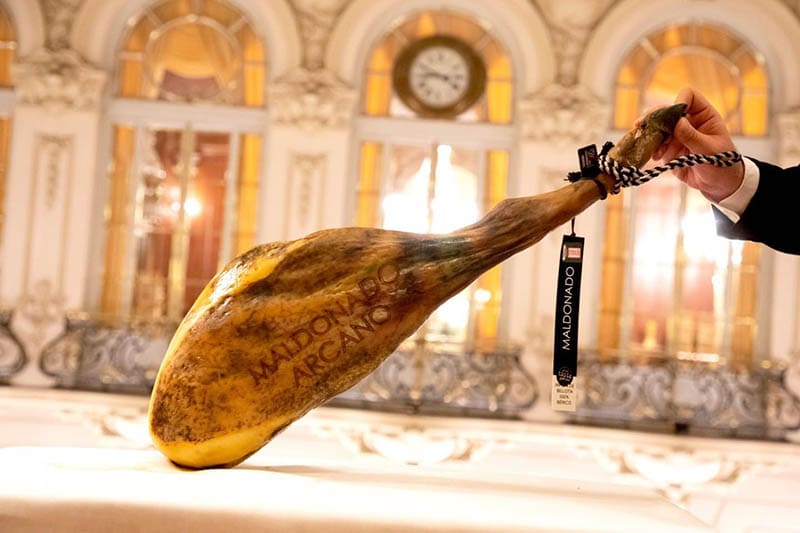 Iberian and acorn-fed ham black label: there's nothing better